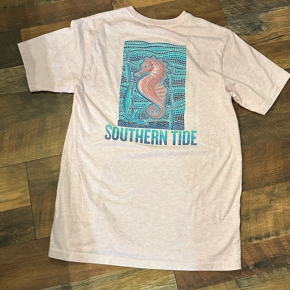 Southern Tide Mosaic Seahorse Tee - Size Small